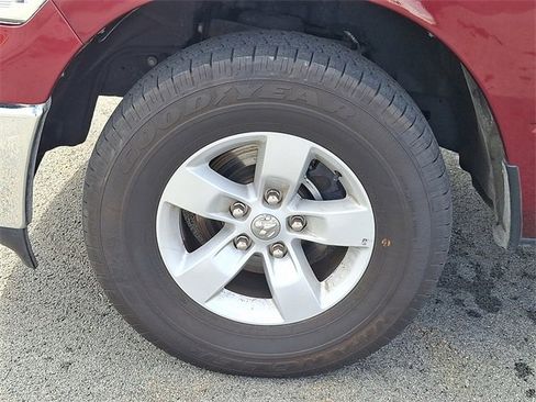 Used 2024 RAM 1500 Classic SLT image 27