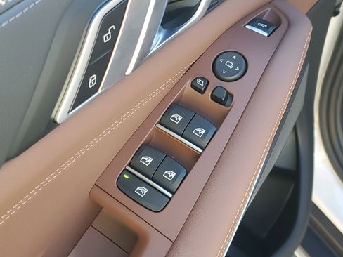 Certified 2024 BMW X5 xDrive40i w/ Premium Package image 6