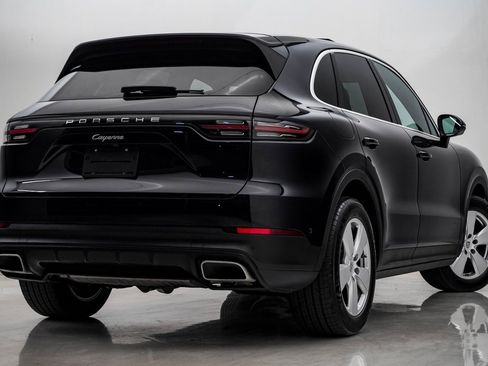 Certified 2022 Porsche Cayenne image 11