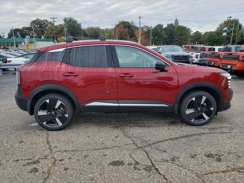 New 2026 Nissan Kicks SR w/ SR Premium Package AWD/4WD image 8