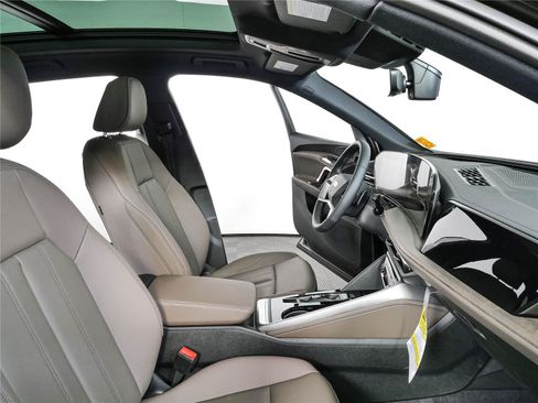 New 2026 Audi Q5 Premium AWD/4WD image 23
