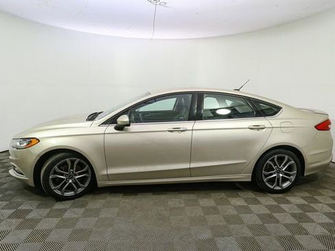 Used 2017 Ford Fusion SE w/ Equipment Group 201A image 6