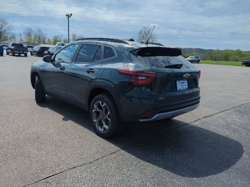 New 2026 Chevrolet Trax LT w/ LT Convenience Package FWD image 26