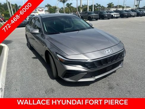 Used 2024 Hyundai Elantra SEL w/ Convenience Package FWD image 3