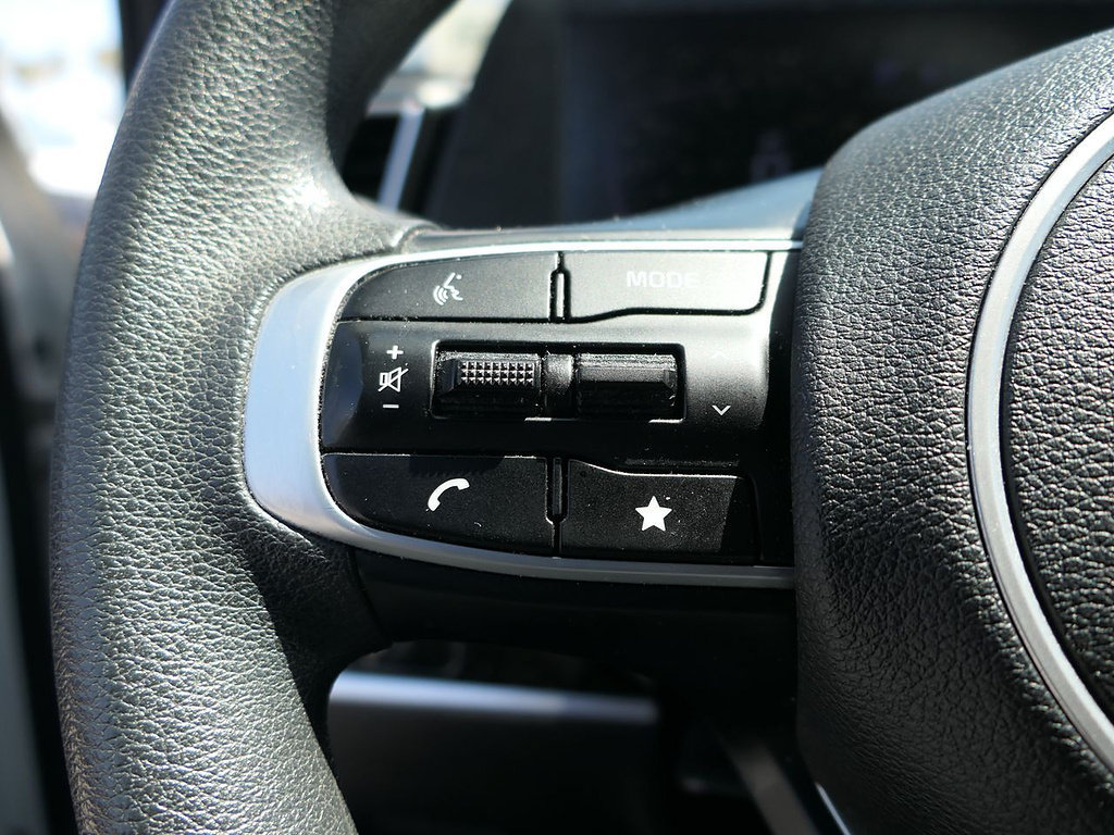 Used 2023 Kia Sportage LX FWD image 13