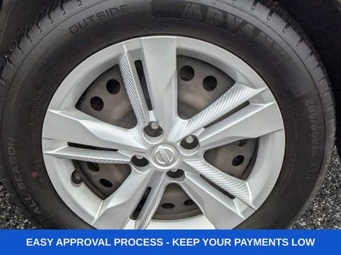 Used 2022 Nissan Kicks S image 13