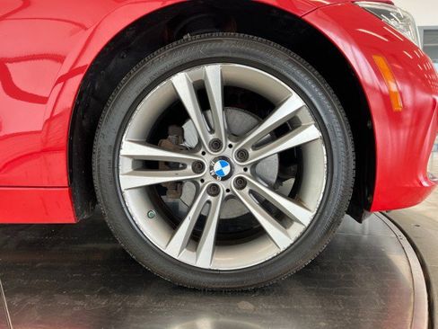 Used 2017 BMW 330i xDrive Sedan AWD/4WD image 38