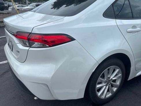 Used 2023 Toyota Corolla LE w/ LE Convenience Package FWD image 8