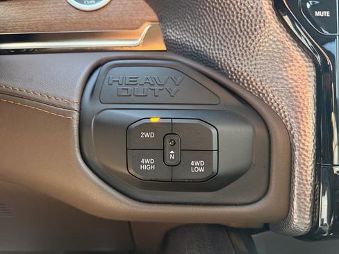 New 2025 RAM 2500 Limited AWD/4WD image 29