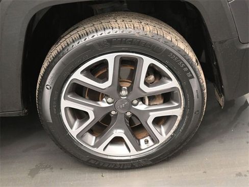 Used 2017 Jeep Renegade Latitude w/ Popular Equipment Group image 36