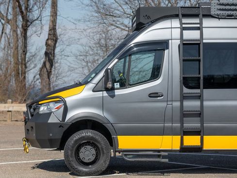 Used 2022 Mercedes-Benz Sprinter 3500 image 4