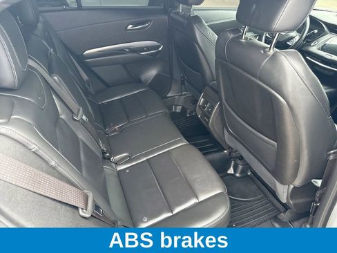 Used 2023 Cadillac XT4 Premium Luxury image 16
