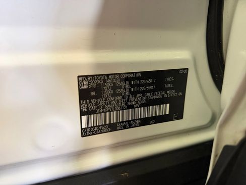 Used 2020 Toyota RAV4 XLE w/ All Weather Liner Package image 39