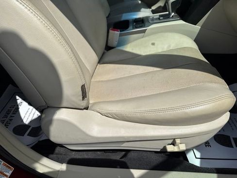 Used 2011 Subaru Outback 3.6R Limited w/ PWR Moonroof Pkg AWD/4WD image 10