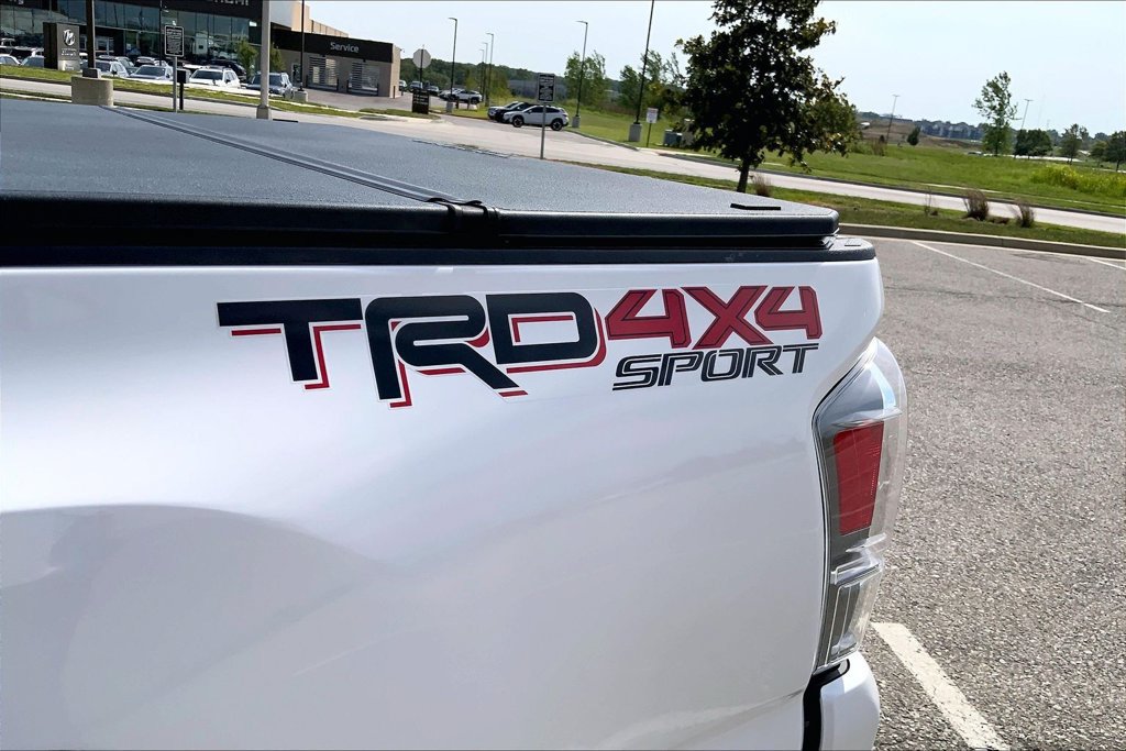 Used 2020 Toyota Tacoma TRD Sport w/ Exterior Package AWD/4WD image 28