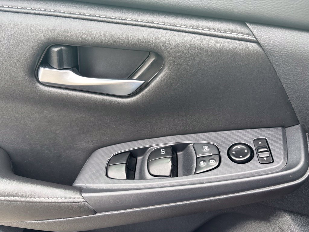 Used 2024 Nissan Sentra SV FWD image 26