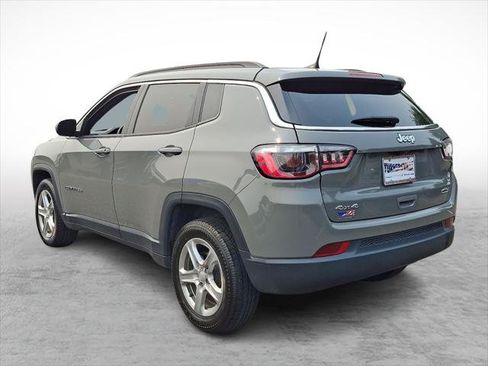 Certified 2024 Jeep Compass Latitude AWD/4WD image 3