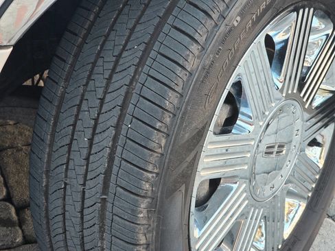 Used 2003 Lincoln Town Car Cartier image 55