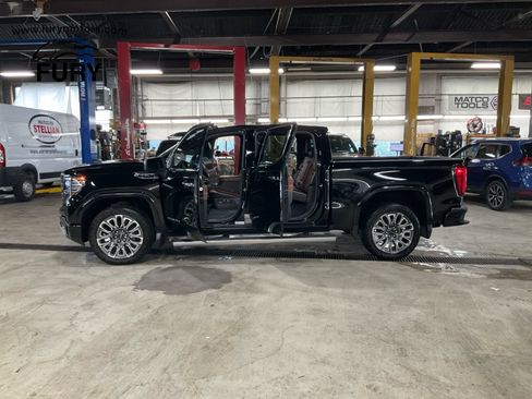 Used 2024 GMC Sierra 1500 Denali Ultimate AWD/4WD image 19