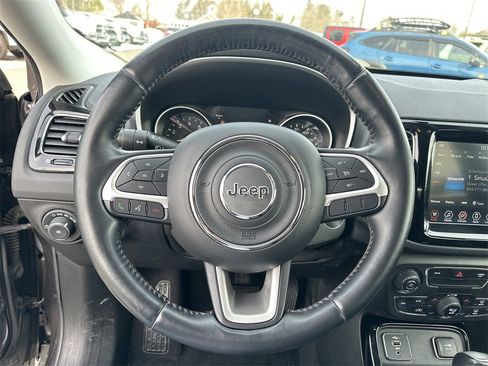 Used 2019 Jeep Compass Limited image 11