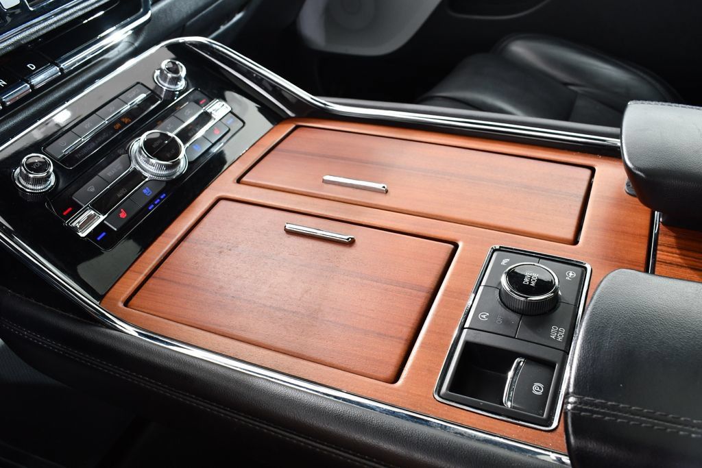 Used 2019 Lincoln Navigator L Reserve AWD/4WD image 32