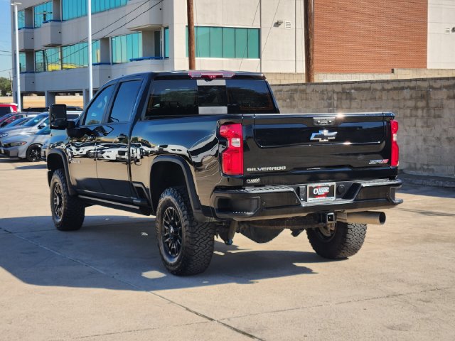 Used 2024 Chevrolet Silverado 2500 ZR2 w/ Technology Package AWD/4WD image 2
