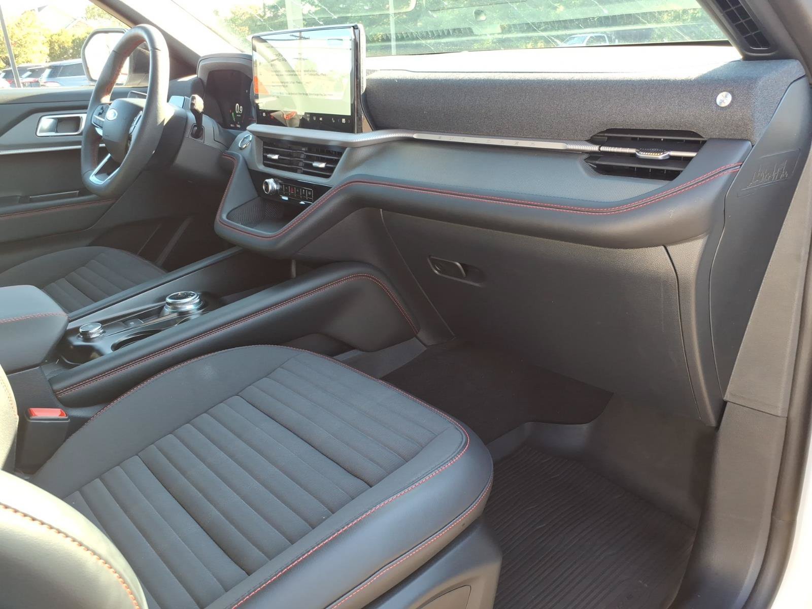 Used 2026 Ford Explorer ST-Line w/ ST-Line Street Pack AWD/4WD image 9