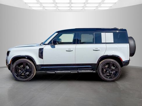 New 2026 Land Rover Defender 110 X-Dynamic SE AWD/4WD image 2