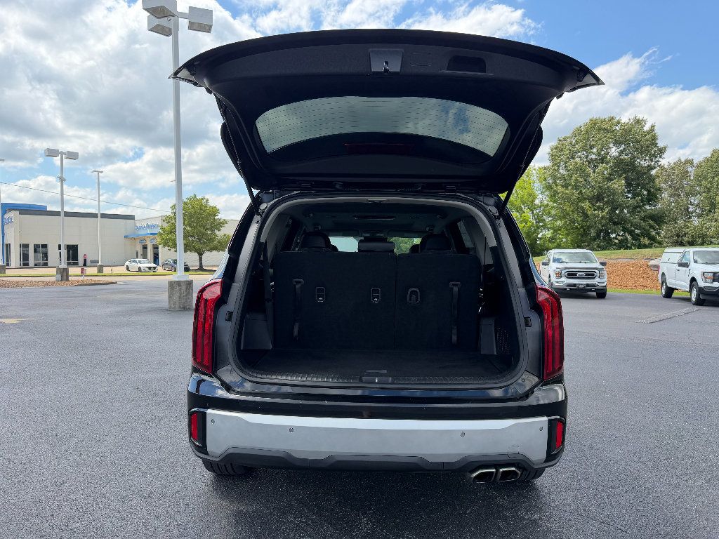 Used 2024 Kia Telluride S w/ S Sunroof Package FWD image 11