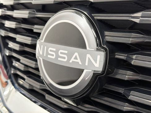 Used 2023 Nissan Rogue S AWD/4WD image 16