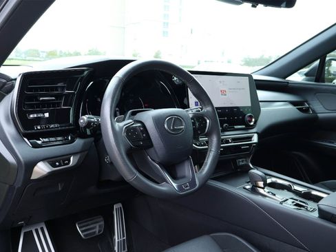 Used 2024 Lexus RX 500h F Sport image 2