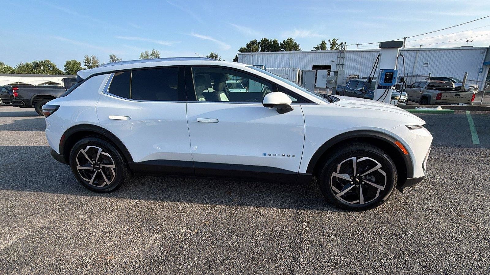 New 2026 Chevrolet Equinox EV LT FWD image 7