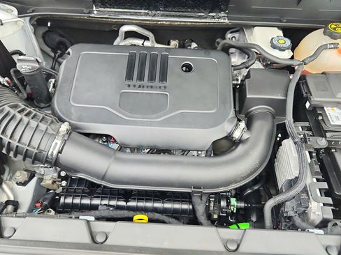 Used 2023 GMC Acadia SLT image 18