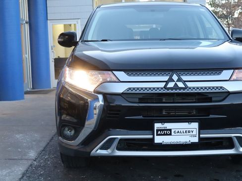 Used 2019 Mitsubishi Outlander SE image 34
