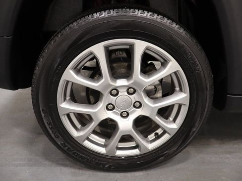 Used 2022 Jeep Compass Latitude image 26