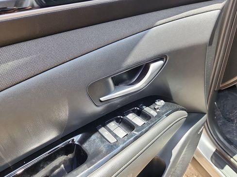 Used 2023 Hyundai Tucson Limited FWD image 13