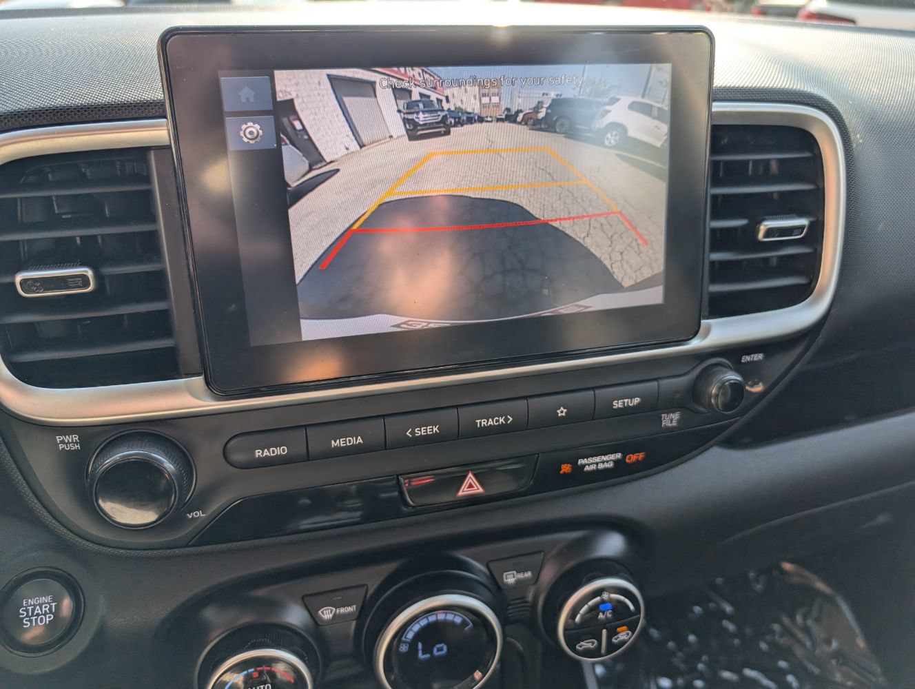 Used 2024 Hyundai Venue SEL FWD image 23