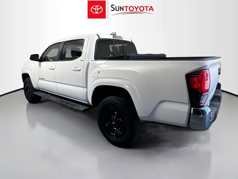 Used 2022 Toyota Tacoma SR5 RWD image 6