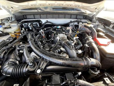 Used 2024 Ford Bronco Outer Banks image 11