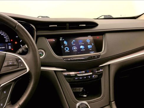 Used 2018 Cadillac XT5 Luxury w/ Driver Awareness Package image 5