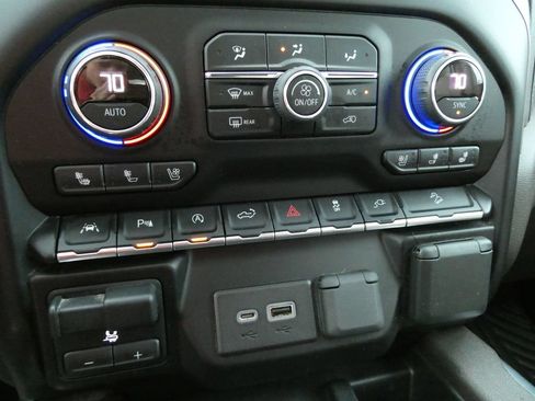 Certified 2019 Chevrolet Silverado 1500 LTZ w/ LTZ Plus Package AWD/4WD image 31