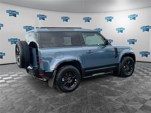 Used 2025 Land Rover Defender 90 X-Dynamic SE image 5