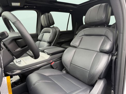 New 2026 Lincoln Navigator Reserve AWD/4WD image 14