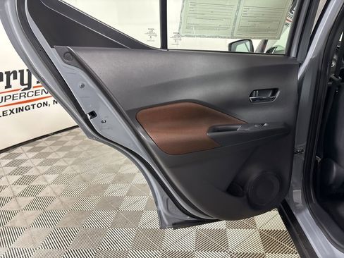 Used 2024 Nissan Kicks SR image 19