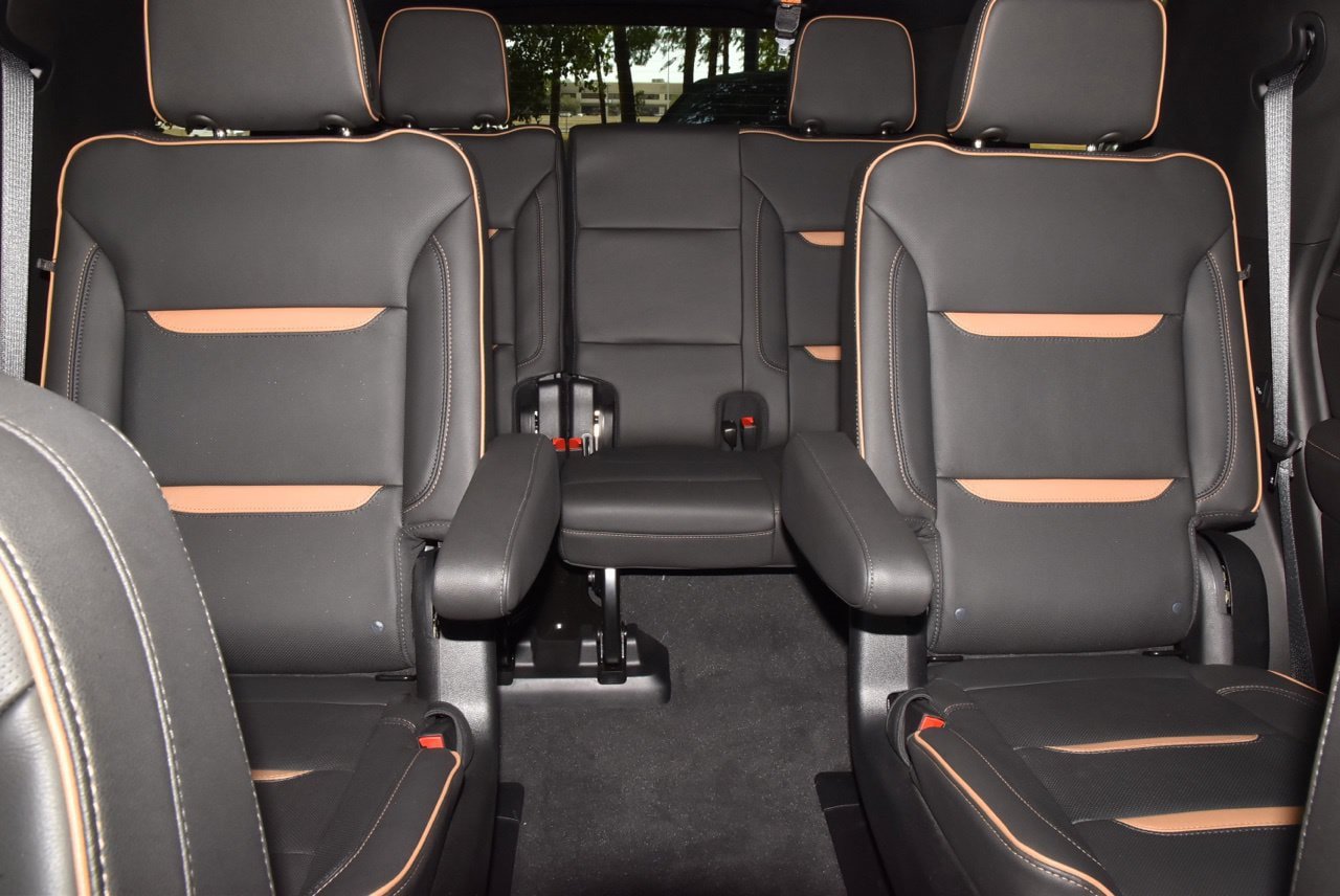Used 2024 GMC Yukon AT4 w/ Technology Package AWD/4WD image 21