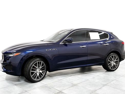 Used 2018 Maserati Levante GranLusso AWD/4WD image 4