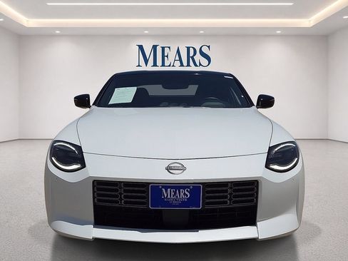Used 2024 Nissan Z Performance w/ Floor Mat Package RWD image 8