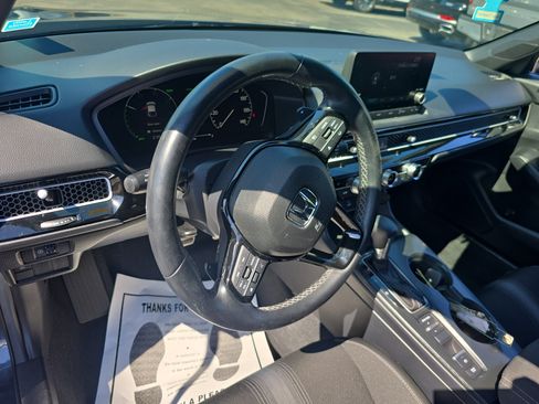 Used 2025 Honda Civic Sport image 16
