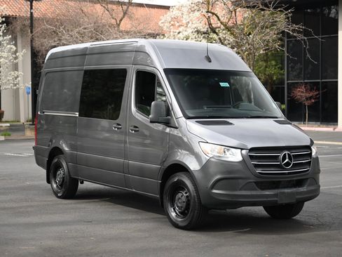 Used 2020 Mercedes-Benz Sprinter 2500 image 3