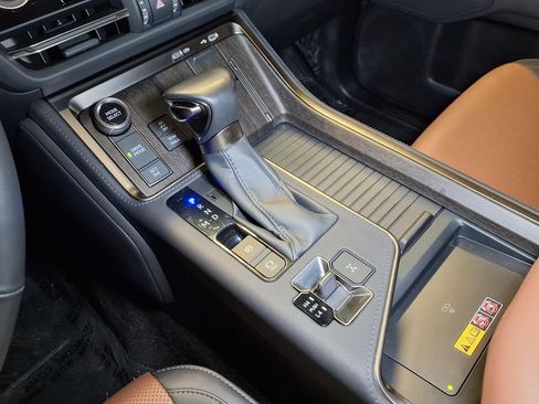 Used 2024 Lexus GX 550 w/ Accessory Package (Z1) AWD/4WD image 6
